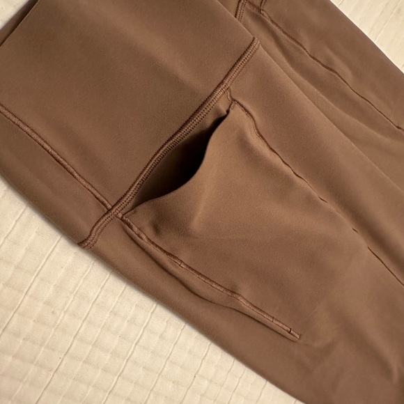 ATHLETA Transcend Stash Crop Straight Leg - Picture 5 of 6